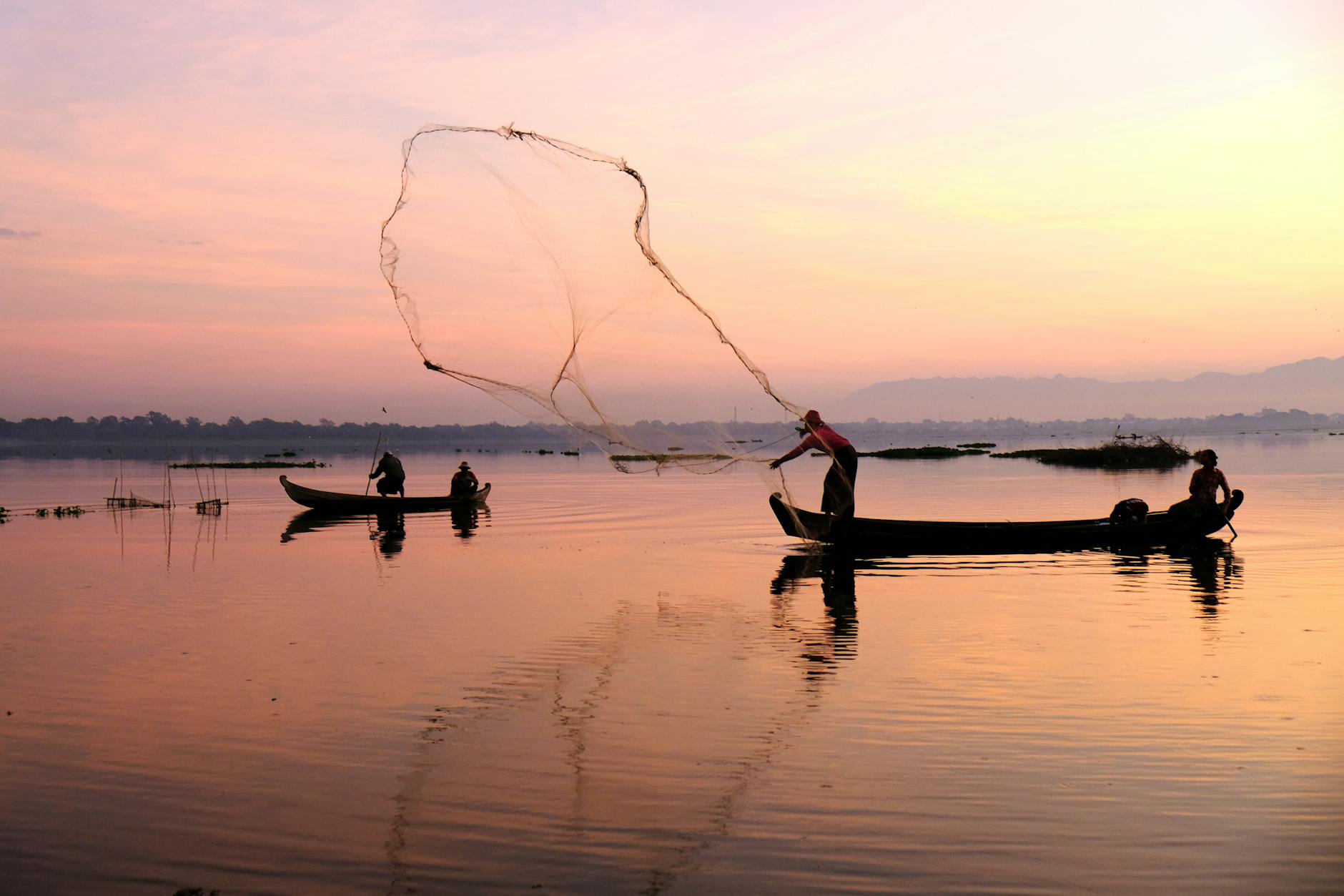 Inle Lake—floating villages and leg-rowing fishermen in Myanmar