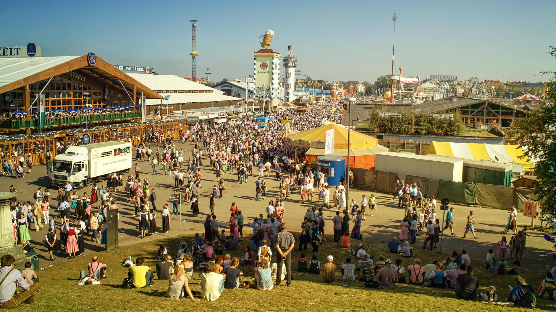 Festival Brasileiro da Cerveja Blumenau largest beer festival Brazil Vila Germânica artisanal craft hundreds breweries