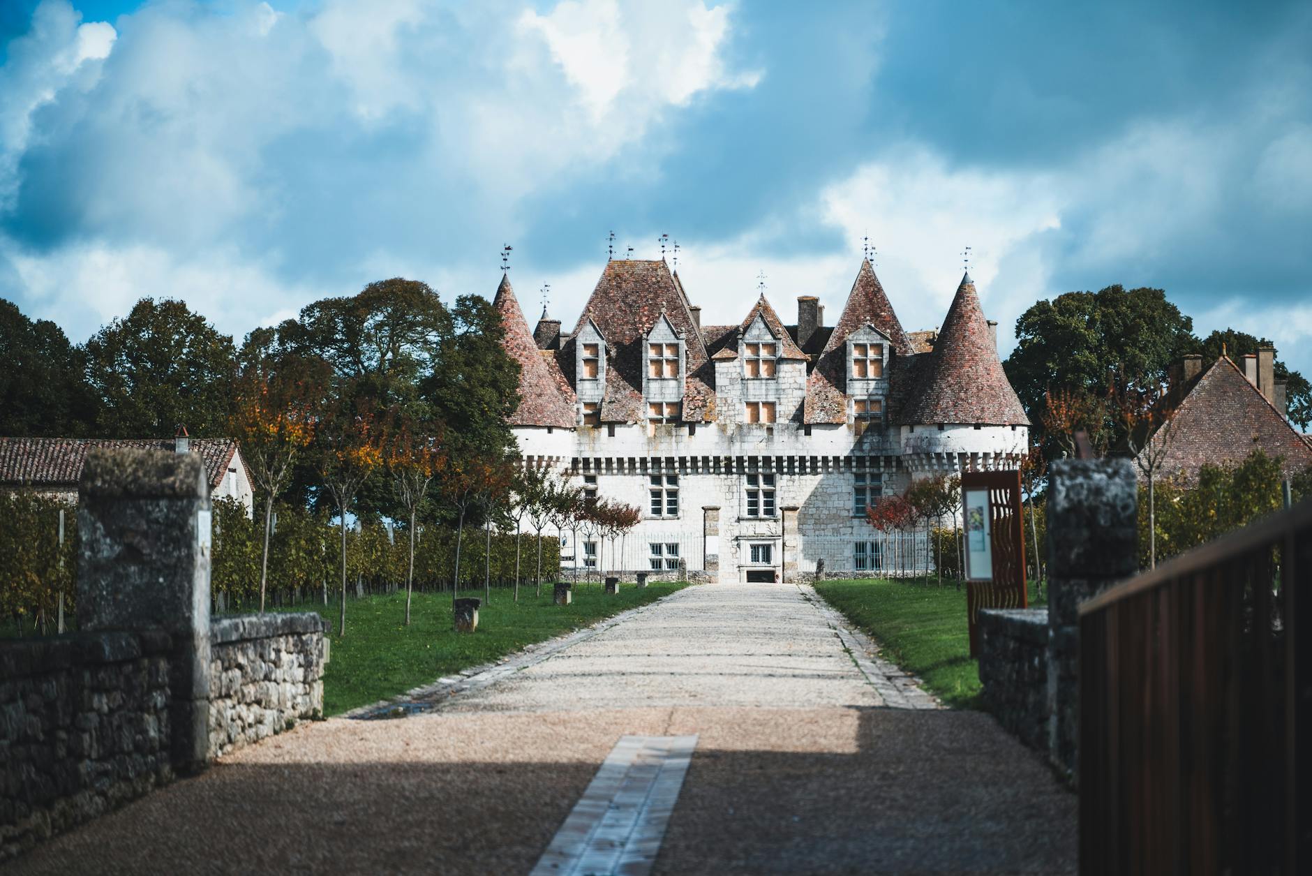 Château estate winery architecture Moldova Castel Mimi
